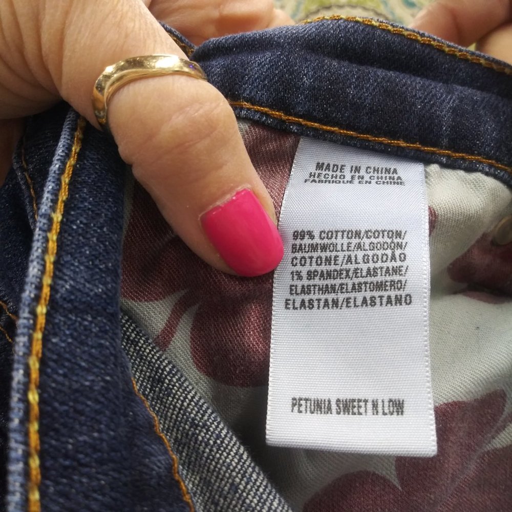 2076 Jeaniemade Size 30 Lucky Brand Bell-Bottoms - Picture 6 of 6